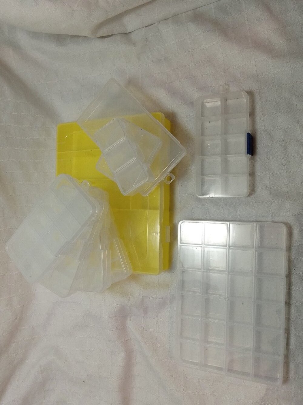 14 storage boxes of different sizes with and wothout sections for DIY craft